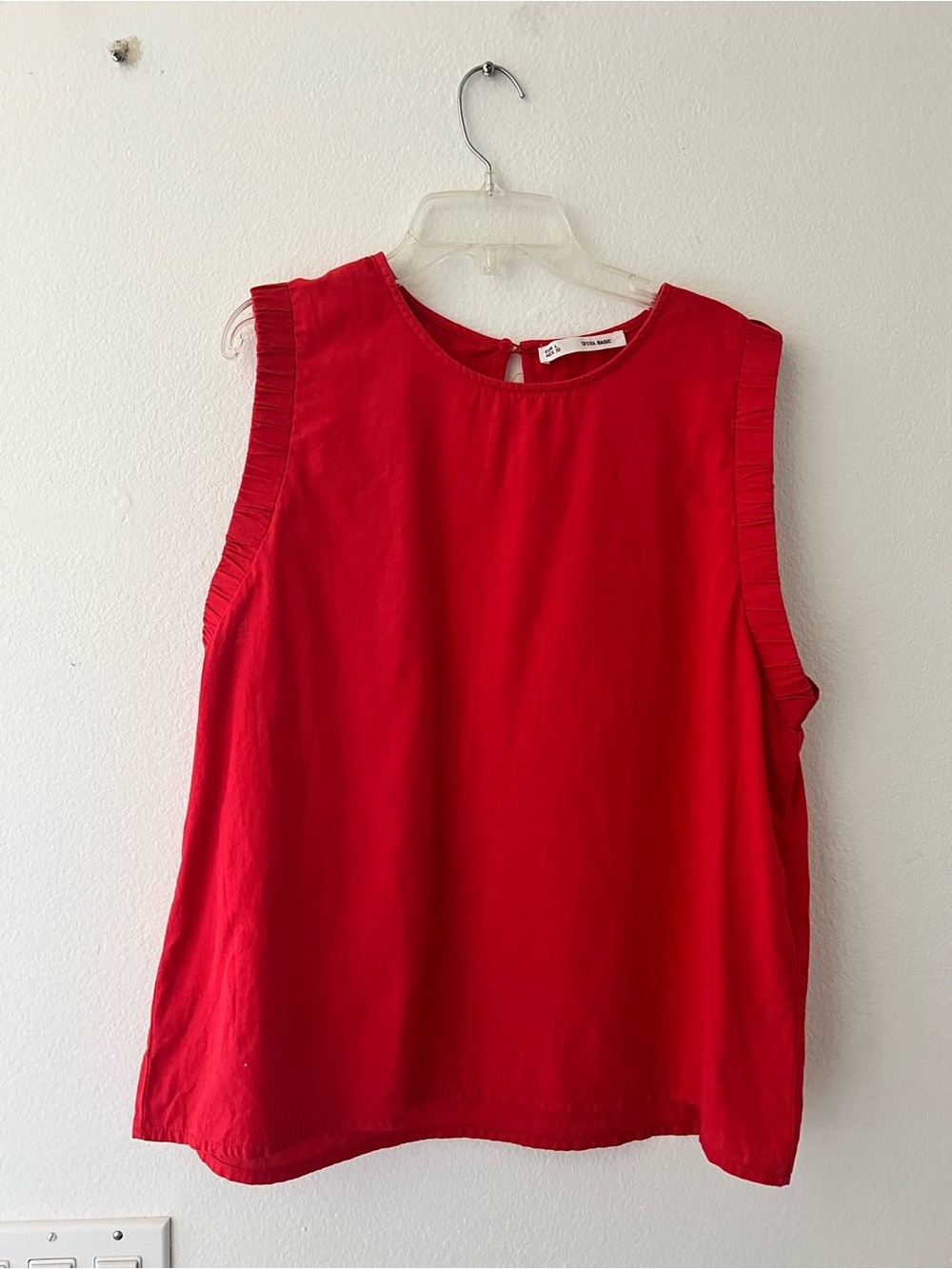 Sfera Basic Red Sleeveless Red Pleated-Trim Camisole size L